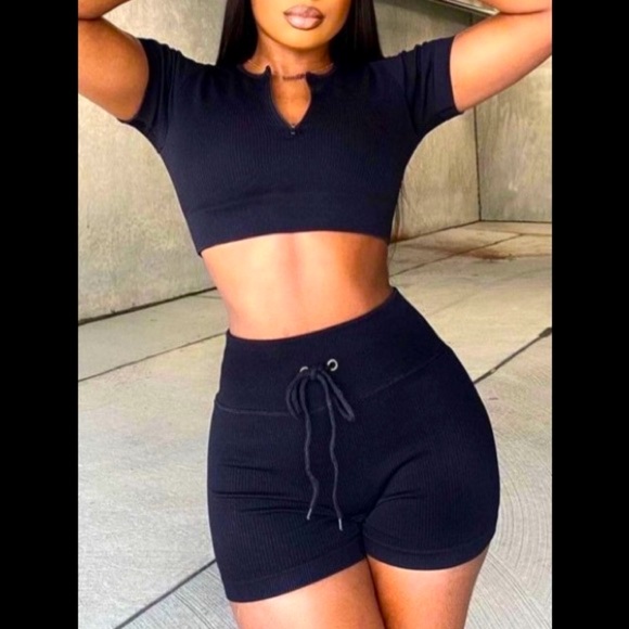 Rib-Knit Cap Sleeve Zipper Crop Top & Black Wide Waist Drawstring Shorts 2pc Set - Picture 1 of 9